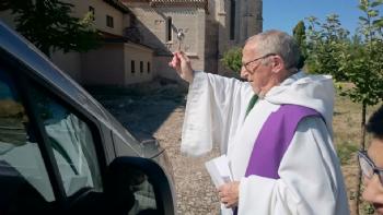 FOTOBendicin del coche nuevo