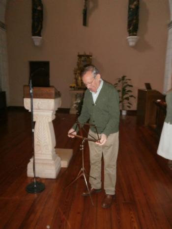 FOTOPreparndose en el recital de violn que nos ofreci para despedirse