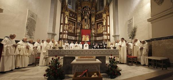 FOTOVsperas solemnes en la Abada