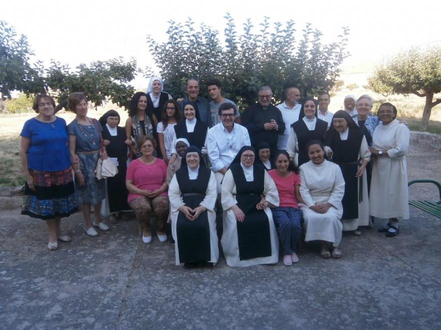 FOTOFoto de archivo de otro encuentro, en al huerta con la comunidad.