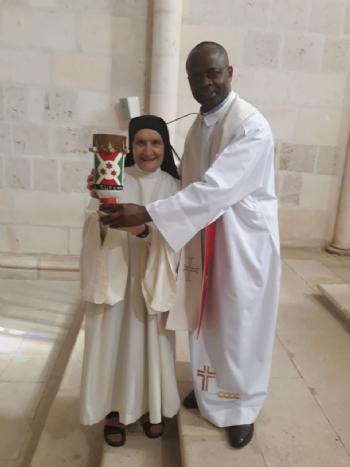 FOTOMadre Ana recibe el agradecimiento de la diócesis de Gitega