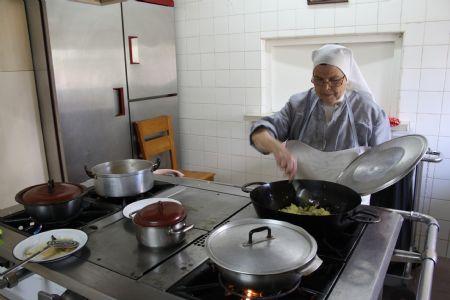 la monja entre pucheros