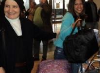 Madre Ana acoge en el aeropuerto a Judith - 