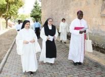 Madre Ana acompañando al obispo de Gitega - 