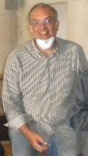 El P. Chalo en un momento de descanso Padre Chalo