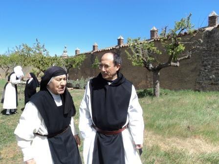 Sor Anunciación dialogando con Paulino carde_2